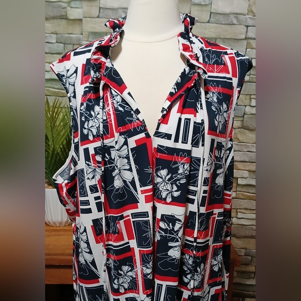 Womens 3X The Limited Floral Tropical Sleeveless Blouse - Picture 3 of 6